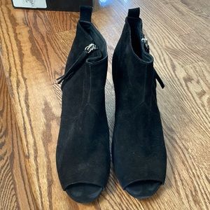 Dolce Vita Black Wedges